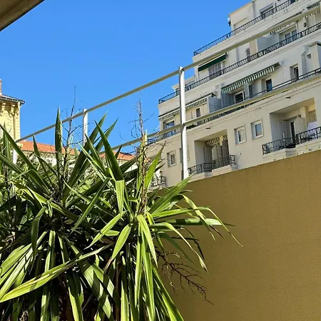 Carre D'or Apartment *